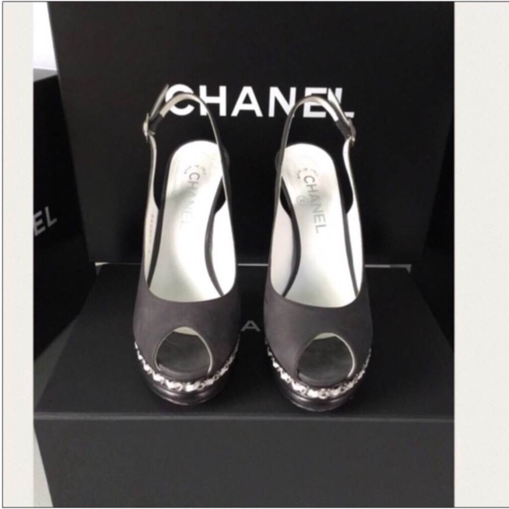 CHANEL AUTHENTIC BLACK LEATHER CHAIN LINK SLINK BACK SANDALS EURO SIZE 38 1/2
